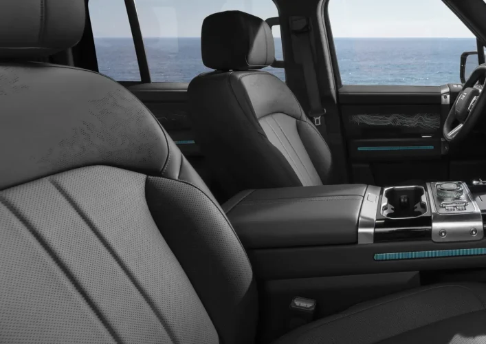 Leather seats-8K